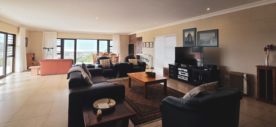 8 Bedroom Property for Sale in West Bank Eastern Cape